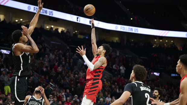 Portland Trail Blazers guard Anfernee Simons (1) puts up the game-winning shot during the second half against the Brooklyn Nets